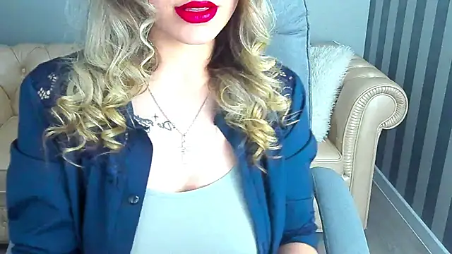 Snapshot of SashaBloom__ chatting on March 19, 1:51 pm SashaBloom online show from March 19, 1:51 pm