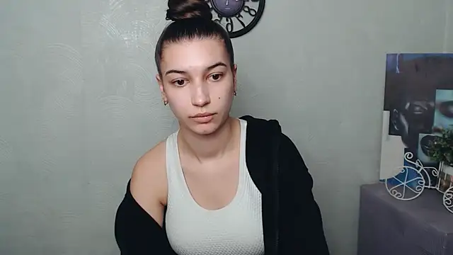 KarolinaRosse  online show from March 12, 10:05 am