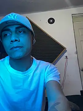Snapshot of SkinnyHot444 chatting on January 30, 1:00 am SkinnyHot444 online show from January 30, 1:00 am