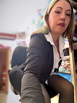 VIOLETA-25  online show from December 20, 4:25 pm