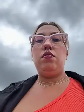 VIOLETA-25  online show from May 7, 3:06 pm