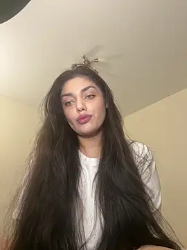 Snapshot of Sweet_Khalifa_ chatting on February 2, 3:39 pm Sweet Khalifa online show from February 2, 3:39 pm