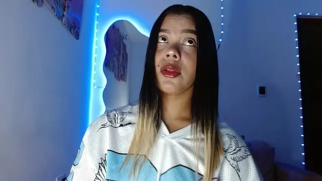 Snapshot of Miranda-brow chatting on February 27, 4:12 am Miranda-brow online show from February 27, 4:12 am