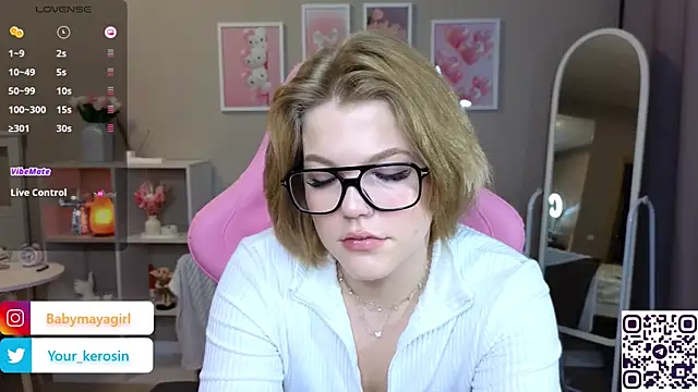 Snapshot of Maya_Rave chatting on January 23, 3:26 am Maya Rave online show from January 23, 3:26 am