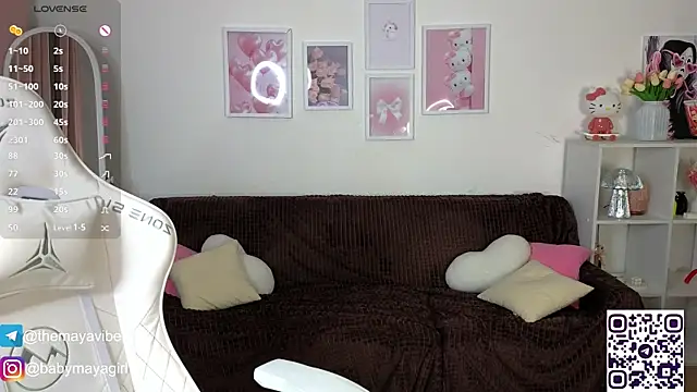 Snapshot of Maya_Rave chatting on October 25, 3:36 am Maya Rave online show from October 25, 3:36 am