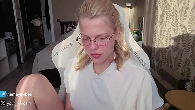 Maya Rave online show from May 20, 3:13 am