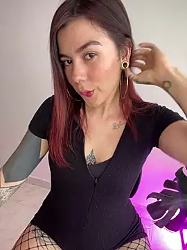luccianagreyy online show from January 8, 8:39 pm
