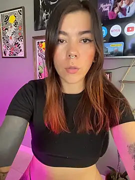 Snapshot of luccianagreyy chatting on November 10, 8:08 pm luccianagreyy online show from November 10, 8:08 pm