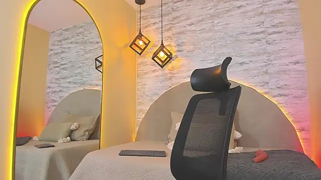 Aron Bolt online show from February 12, 3:07 pm