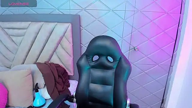 AikoLee  online show from September 24, 6:06 am