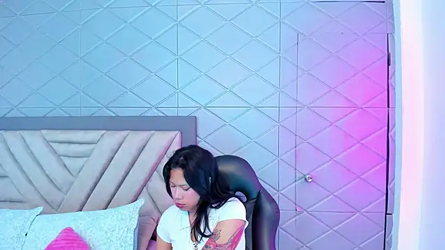 AikoLee  online show from September 25, 5:00 am