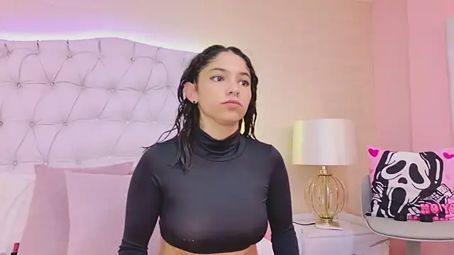 HazelMoret online show from April 4, 11:08 am