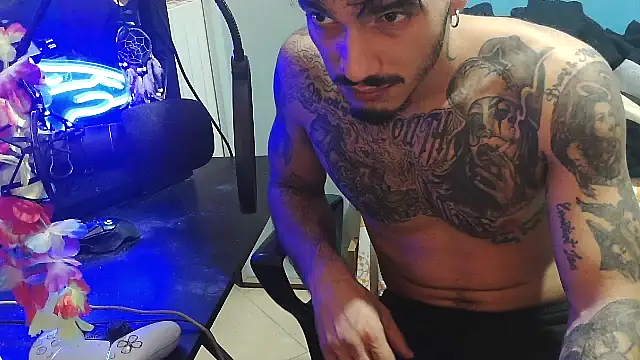 Snapshot of Badboyi1997 chatting on September 29, 10:25 pm Badboyi1997 online show from September 29, 10:25 pm