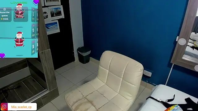 Mia scarlet69 online show from December 19, 12:45 pm