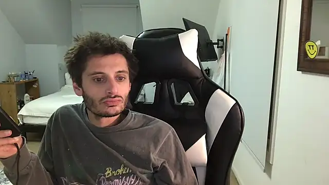 Snapshot of Dylansd chatting on December 15, 10:15 pm Dylansd online show from December 15, 10:15 pm