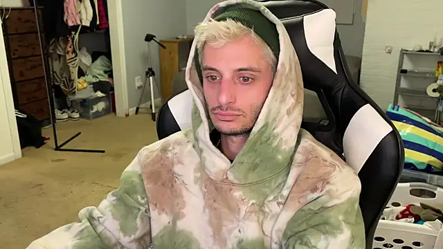 Snapshot of Dylansd chatting on January 5, 10:29 pm Dylansd online show from January 5, 10:29 pm