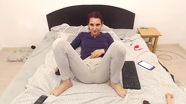 pussywetsquirty online show from May 14, 5:58 am