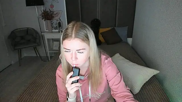 BettyBloom69 online show from November 19, 4:45 am