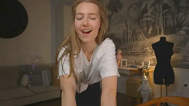 solar bella online show from January 4, 5:05 pm