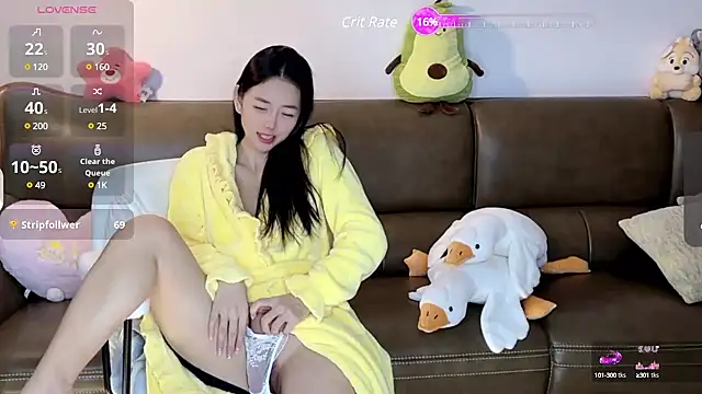 Snapshot of Yilin1999 chatting on December 14, 8:18 pm Yilin1999 online show from December 14, 8:18 pm