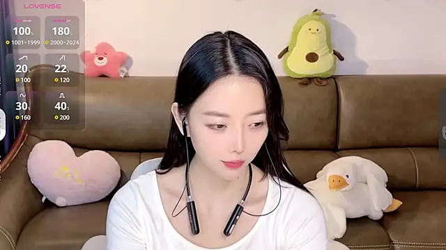 Snapshot of Yilin1999 chatting on December 29, 11:40 am Yilin1999 online show from December 29, 11:40 am