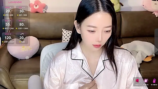 Snapshot of Yilin1999 chatting on January 18, 3:09 am Yilin1999 online show from January 18, 3:09 am