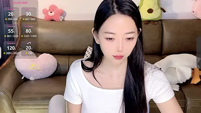 Snapshot of Yilin1999 chatting on January 23, 7:11 am Yilin1999 online show from January 23, 7:11 am
