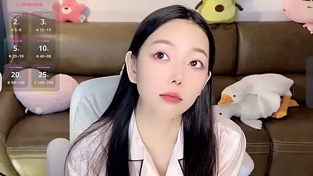 Snapshot of Yilin1999 chatting on January 25, 1:54 am Yilin1999 online show from January 25, 1:54 am
