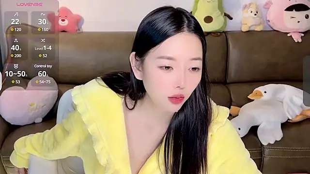 Snapshot of Yilin1999 chatting on February 7, 5:40 pm Yilin1999 online show from February 7, 5:40 pm