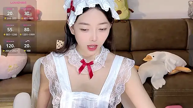 Snapshot of Yilin1999 chatting on February 10, 4:14 pm Yilin1999 online show from February 10, 4:14 pm