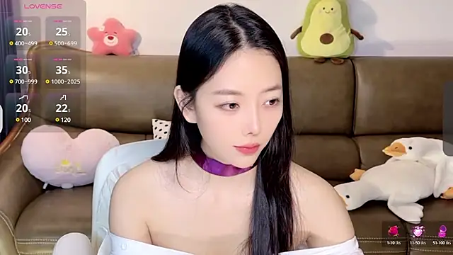 Snapshot of Yilin1999 chatting on February 16, 6:43 pm Yilin1999 online show from February 16, 6:43 pm