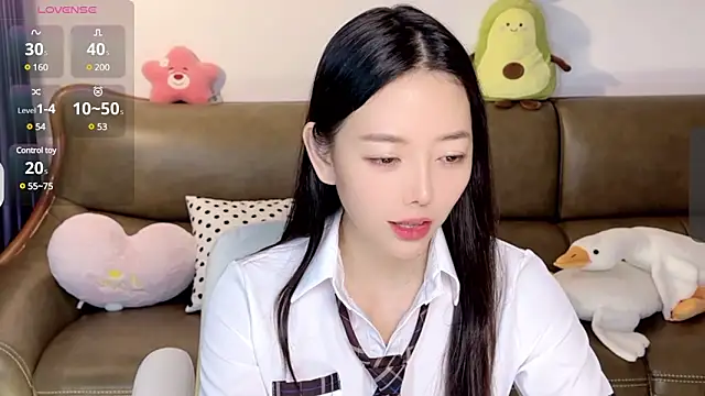 Snapshot of Yilin1999 chatting on February 21, 1:11 am Yilin1999 online show from February 21, 1:11 am