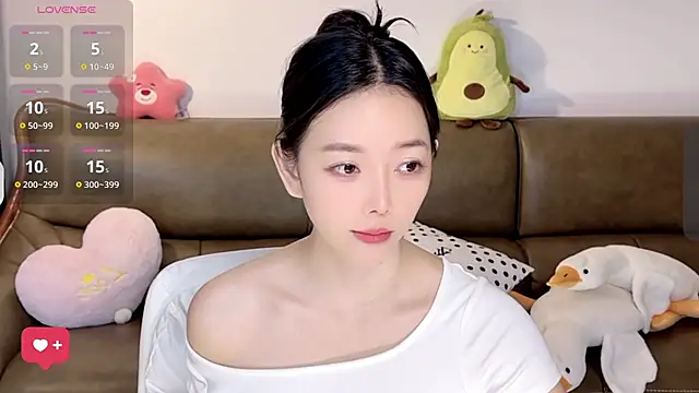 Snapshot of Yilin1999 chatting on February 25, 12:47 am Yilin1999 online show from February 25, 12:47 am