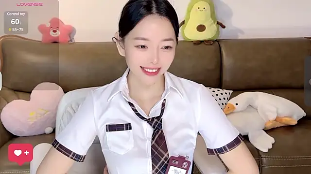 Snapshot of Yilin1999 chatting on February 25, 3:52 am Yilin1999 online show from February 25, 3:52 am