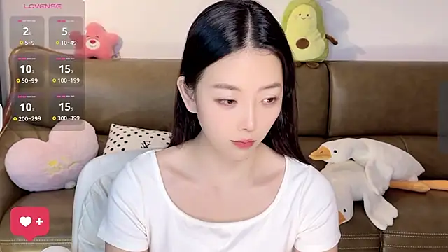 Snapshot of Yilin1999 chatting on March 6, 1:46 pm Yilin1999 online show from March 6, 1:46 pm