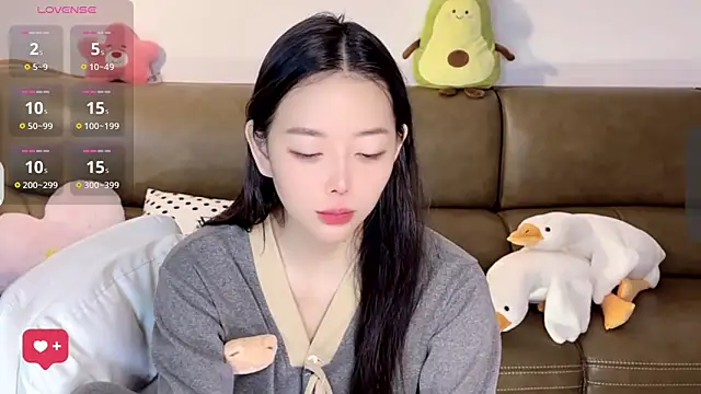 Snapshot of Yilin1999 chatting on March 7, 2:04 am Yilin1999 online show from March 7, 2:04 am