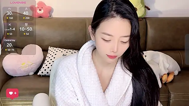 Snapshot of Yilin1999 chatting on March 8, 9:39 am Yilin1999 online show from March 8, 9:39 am