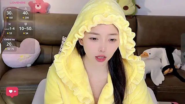 Snapshot of Yilin1999 chatting on March 9, 7:23 am Yilin1999 online show from March 9, 7:23 am