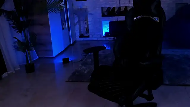 LisaElfy online show from February 11, 9:46 pm