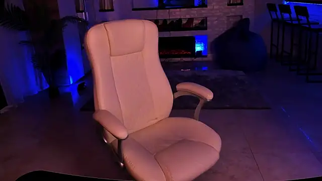 LisaElfy online show from February 18, 6:58 pm