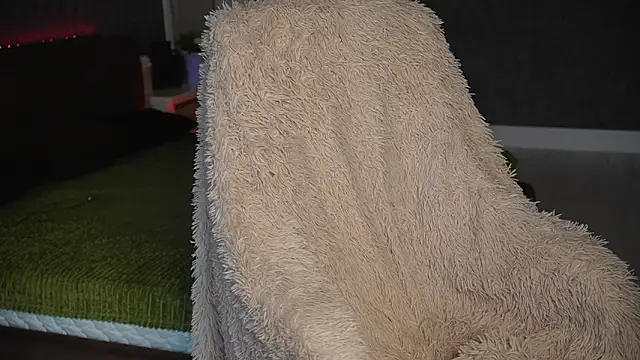 LisaElfy online show from March 15, 2:45 pm