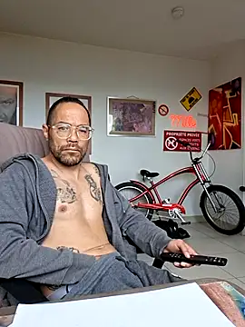 mileflav0r online show from May 16, 7:27 am