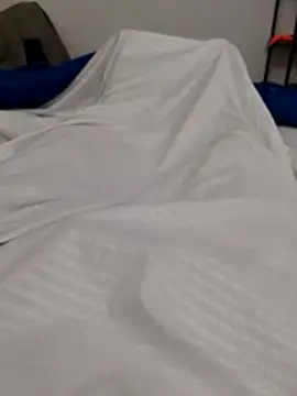 Snapshot of BURN666ING chatting on March 28, 8:47 am BURN666ING online show from March 28, 8:47 am