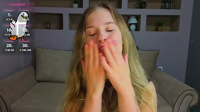 LinaCristonsen online show from October 9, 4:49 pm