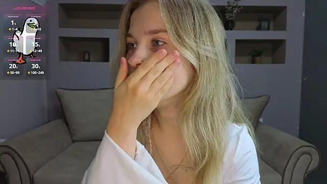 LinaCristonsen online show from November 9, 3:32 pm