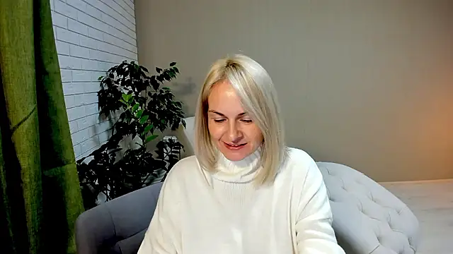Alicee Gracee online show from December 1, 10:32 pm