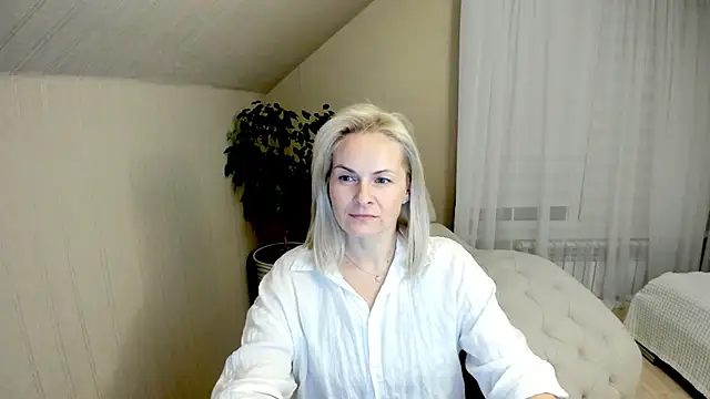 Alicee Gracee online show from December 7, 11:23 pm
