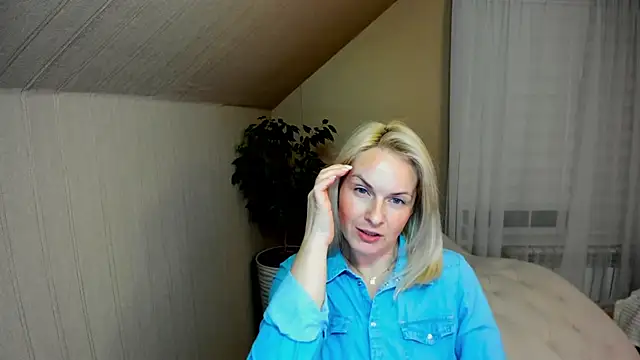 Alicee Gracee online show from December 11, 7:57 pm
