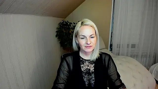 Alicee Gracee online show from December 12, 7:15 pm