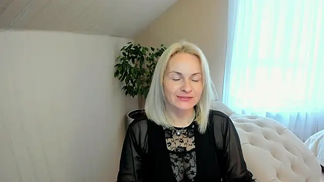 Alicee Gracee online show from December 13, 9:02 am